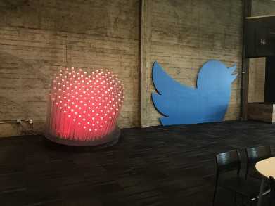 zhiachong twitter office